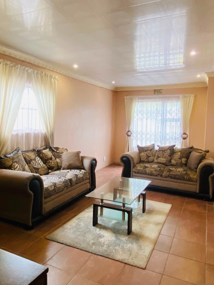 3 Bedroom Property for Sale in Browns Farm Western Cape